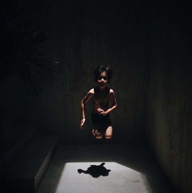 Claudia (@cburtonsiller): “It is part of my personality to play around with my photography as part of expressing myself”