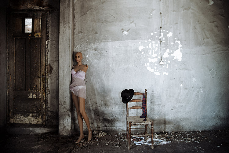 Abandoned Buildings – θεματική έκθεση φωτογραφίας στην BlanK Wall Gallery